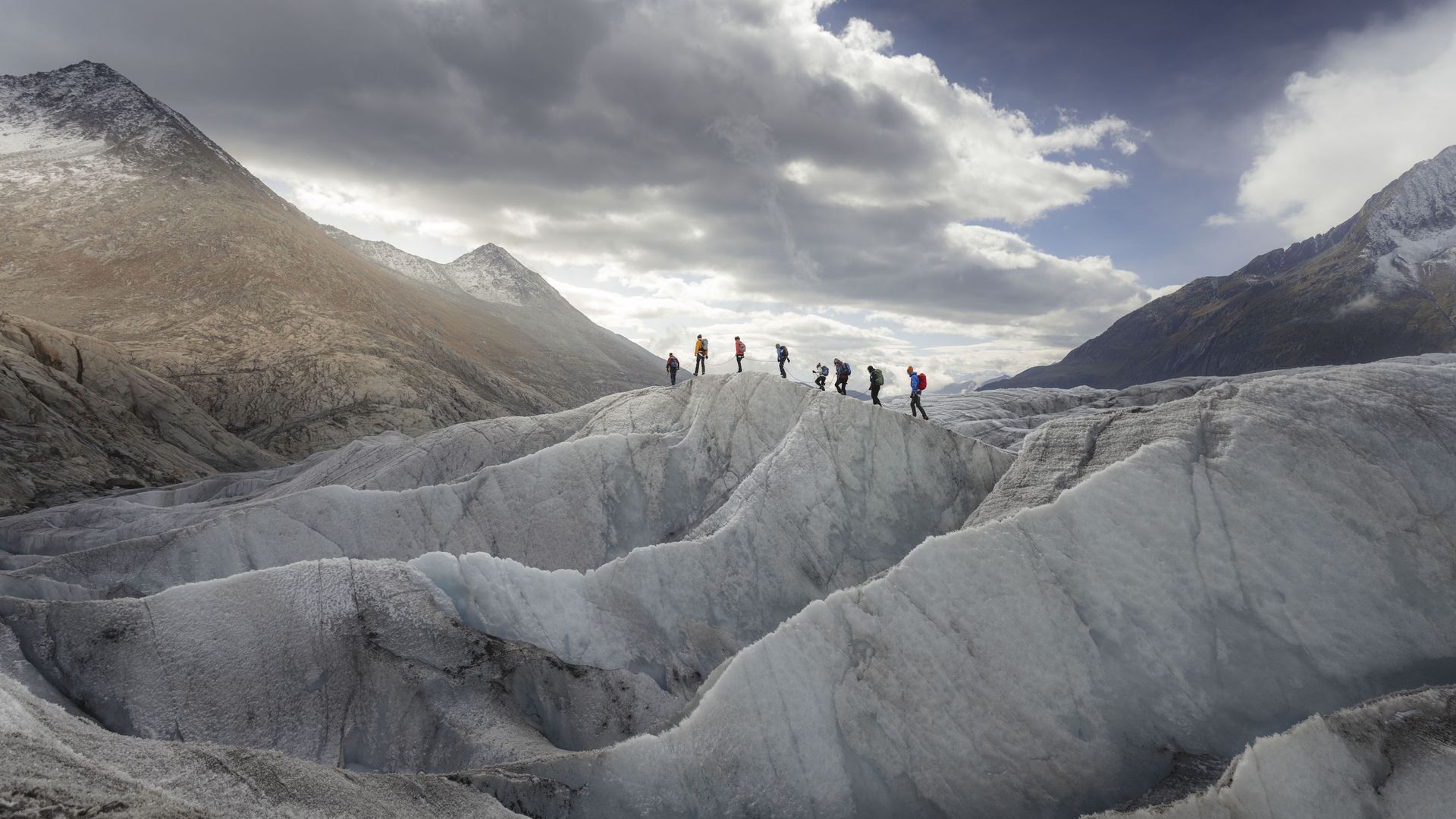 Gletschertour auf dem Grossen Aletschgletscher in der Aletsch Arena