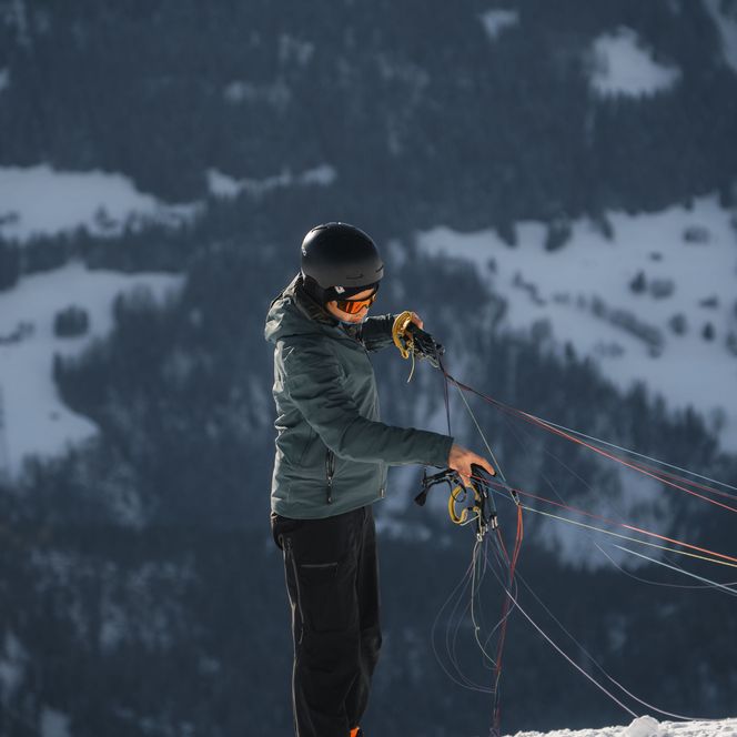 Gleitschirm Tandemflug im Winter in der Aletsch Arena